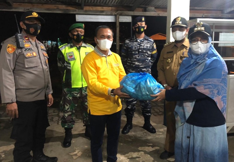 Nasi Bungkus untuk Warga Terdampak PPKM Darurat di Tanjungpinang