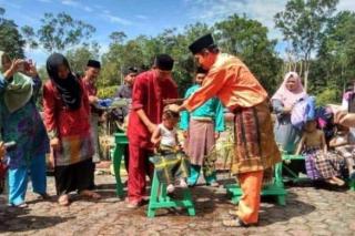 Mandi Safar, Tradisi Turun Temurun Sultan Lingga Riau