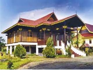 Rumah Bubung Belah, Hunian Tradisional Kepri dengan Beragam Model