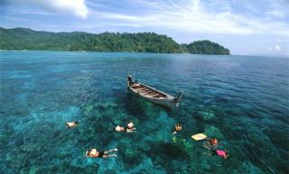 Tak Kalah dengan Bunaken dan Raja Ampat, Pulau Abang pun Begitu Indahnya