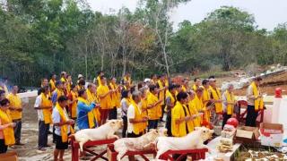 Sembahyang Kubur, Tradisi 3 Doa dengan Teh Arak Khas Lingga