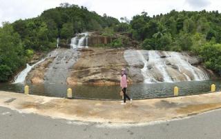 Segarnya Air Terjun Temburun di Anambas Perbatasan Negeri