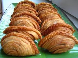 Epok-Epok, Kuliner Khas Batam dengan Isian Kentang Pedas