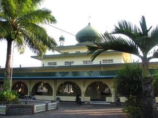 Jual Botol Bekas ke Singapura untuk Bangun Tiang Masjid Raya Tanjungpinang