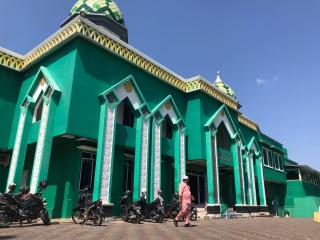 The Power of Emak-Emak, Hajar Pelaku Penyerangan Ustadz di Masjid Batam