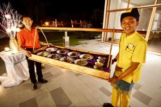 Rijstaffel ala Hindia Belanda Ada di Bintan Lagoon Resort