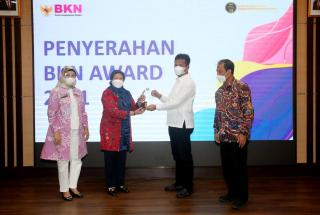 Selamat.. Batam Terima 2 Penghargaan dari BKN RI