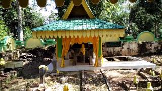 Di Makam Tumenggung, Ada Mangkok Anti Basi