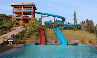 Mau Main Air Bareng Keluarga di Kepri, Ke Waterboom ini Aja..