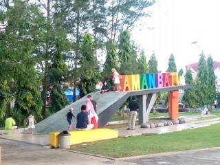  Taman Batu 10, Ruang Terbuka Hijau yang Indah di Bintan