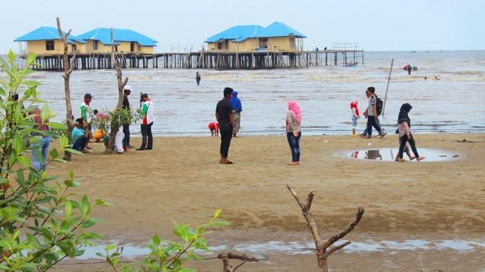 Pantai Tenggayun, Wisata Unik ke Rumah Ikan Milik Nelayan di Riau