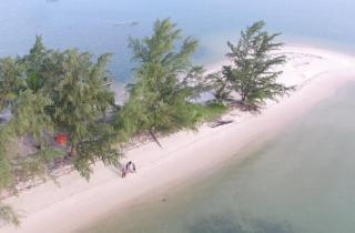 Di Subang Mas Batam, Ada Pantai yang Bisa Hilang Timbul