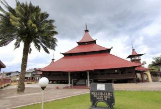 Misteri Batu Menyerupai Kepala Kerbau di Masjid Jami Air Tiris