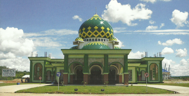 Masjid Megah Kuantan Singingi yang Mengadopsi Gaya Timur Tengah