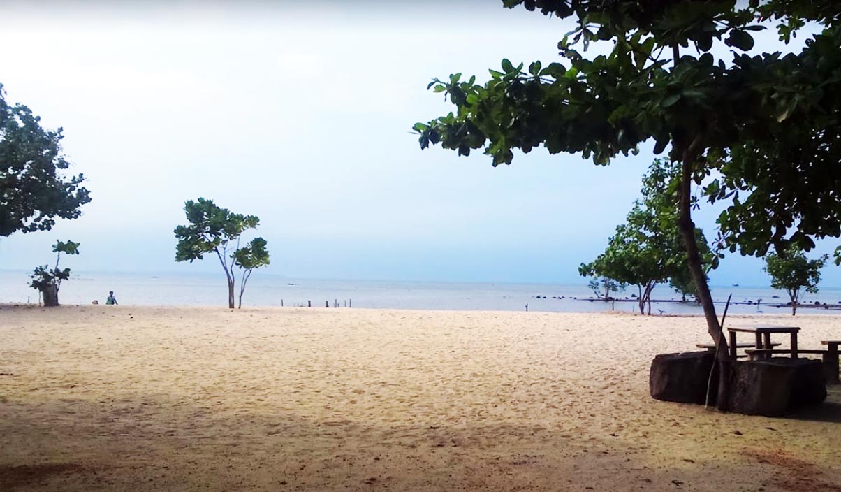 Mau Dengar Suara Ombak Tanpa Keramaian, Yuk ke Pantai Tuah Hamid Bintan
