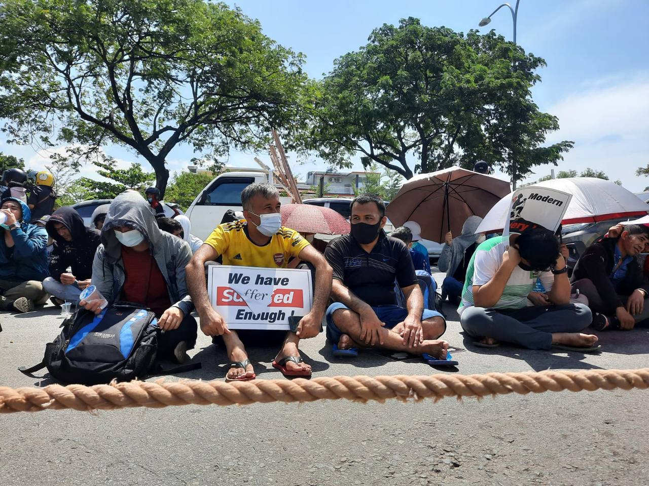 Demo Pengungsi Afghanistan, Warga Royal Grande Pertanyakan Pengamanan Polisi