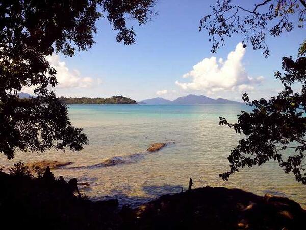 Snorkeling dan Diving di Pantai Pasir Marus Bisa Sepuasnya