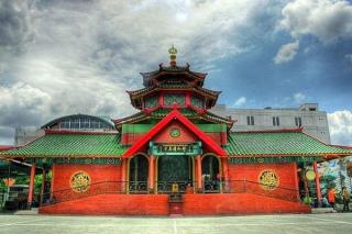 Masjid Muhammad Cheng Hoo, Beratap Segi 8 Yang Mirip Pagoda