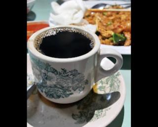 Menyeruput Kopi Sembari Sarapan di Kedai Kopi Millenium