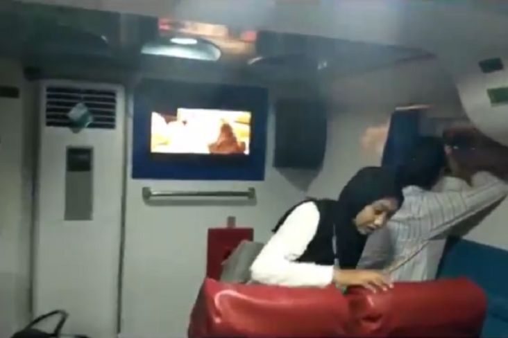 Parah, Penumpang KM Bahari Sultra Disuguhkan Video Porno Selama Perjalanan