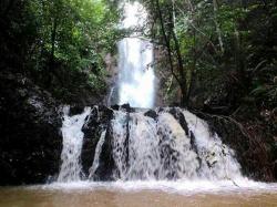 3 Tingkatan Air Terjun Rura Pantasan, Cocok untuk Segarkan Harimu