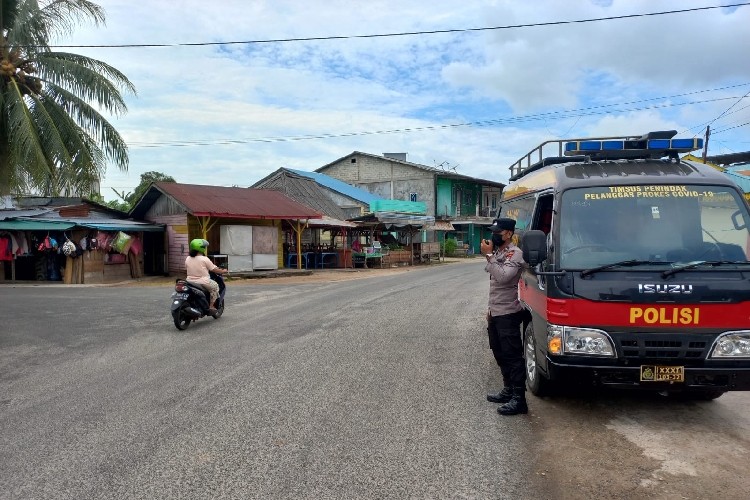 Satbinmas Polres Lingga Turun ke Jalan Imbau Penerapan Prokes 5M