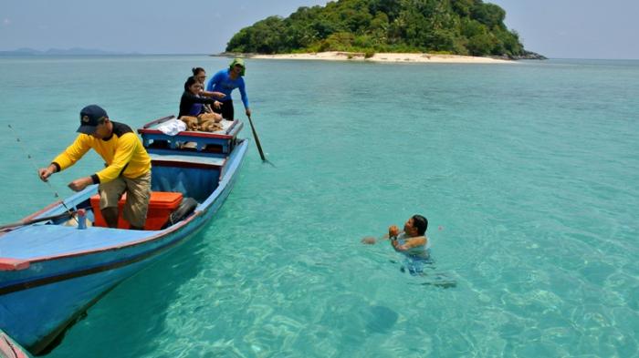 Kolam Renang Alam di Pulau Teles, Kepingan Surga di Anambas