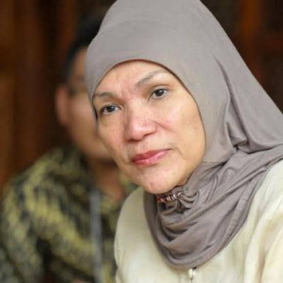 Berpenampilan Wanita, Begini Proses Pemakaman Dorce Gamalama