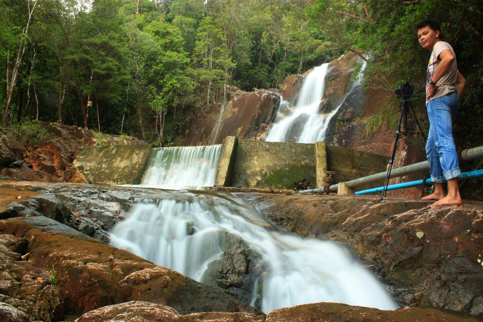 Sejuknya Air Terjun Bedegam di Singkep  Kepri