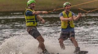 Pacu Adrenalin di Cable Ski Batam, Siapa Takut!