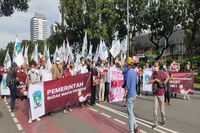 Buruh Geruduk Kantor Mendag Imbas Minyak Goreng Mahal