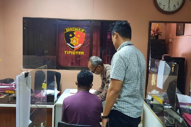 Bocah SMP di Tanjungpinang Diciduk Polisi Sebar Video Syur Pacar