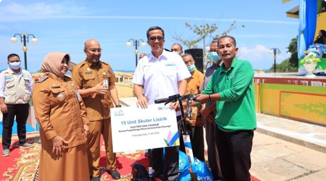 PLN Beri Bantuan Sarana Elektrifikasi di Tanjungpinang
