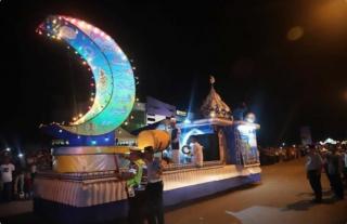 Lomba Mobil Hias Meriahkan Pawai Takbir Idul Adha di Batam