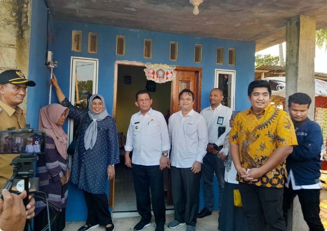 Warga Desa Kelong dan Air Gelubi di Bintan Kini Nikmati Listrik 24 Jam