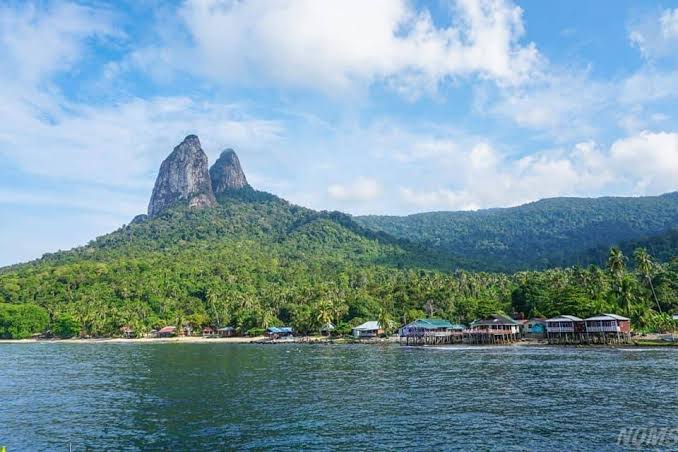 Merindu Daik, Naga Betina Tasik Chini Membatu Jadi Pulau Tioman Malaysia