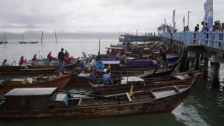 Polsek Daik Lingga Kerahkan Personel Jaga Keamanan Fishing Festival di Desa Kelombok