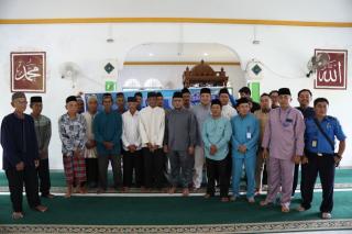 Safari Ramadan, BP Batam Salurkan Bantuan Sosial Pembangunan Masjid Nurul Bahari di Pulau Akar