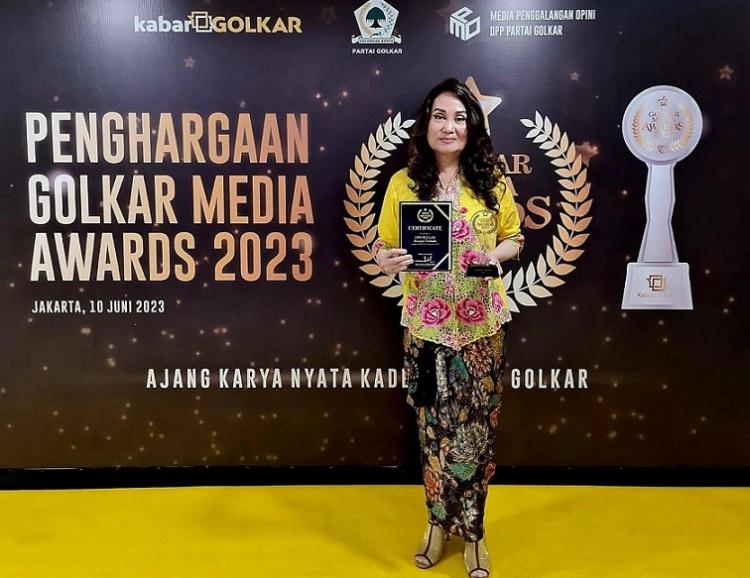 Anggota DPR RI Dapil Kepri Cen Sui Lan Raih Penghargaan Golkar Media Award 2023