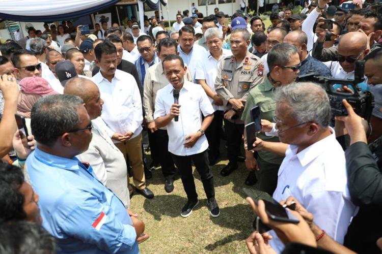 Menteri Investasi RI Tinjau Rencana Pengembangan Pulau Rempang Sambil Cari Solusi Terbaik