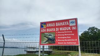 BP Batam Pasang Plang Peringatan Akibat Kemunculan Buaya di DAM Duriangkang