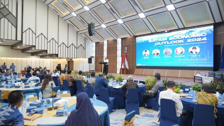 Seminar Batam Ekonomi Outlook 2024 Dapat Apresiasi dari BP Batam