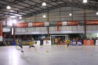 Gelaran Bergengsi: Kick-Off Resmi Turnamen Futsal Istana Sport BP Batam III