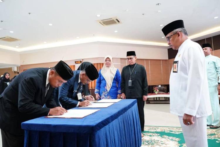 Pemko Batam Lantik Kepsek dan Pengawas Sekolah, Dorong Kemampuan dan Inovasi