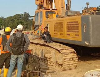 Cerita Para Pekerja Flyover Sei Ladi Batam: Berjuang di Bulan Puasa Hingga Lahan yang Sempit