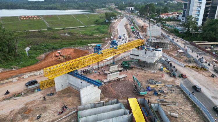 Pemasangan Balok Girder Ditargetkan Akan Rampung Minggu Ketiga Oktober