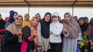 Li Claudia Salurkan Bantuan dan Sumbangan Pembangunan di Rempang Eco City
