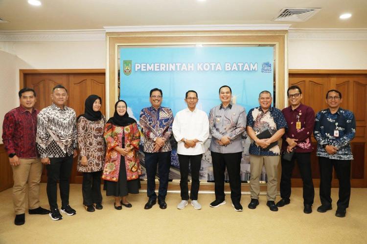 Wako Batam Amsakar Achmad Paparkan Strategi Peningkatan Pendapatan Daerah Berkelanjutan ke Wali Kota Serang