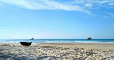 Pasir di bibir Pantai Dungun Lingga yang sangat putih (Dok. tempatwisata.pro)